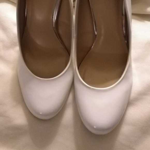 White high heels by Expression - Picture 6 of 11